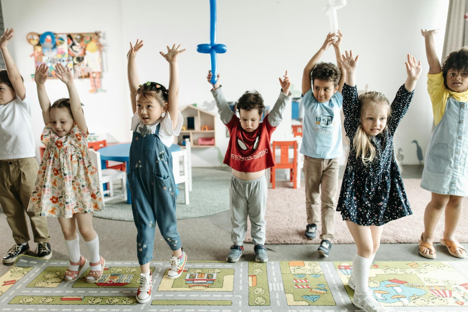 Community and Group Activities That Foster Friendships